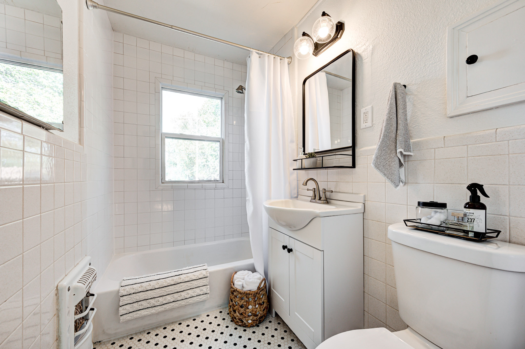 Read more about the article Stoneside Cottage: the bathroom